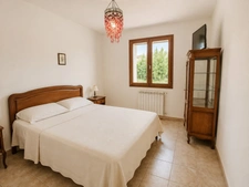 Villa méditerranéenne de plain-pied – 4 chambres – Studio indépendant – Piscine – Grand terrain arboré –