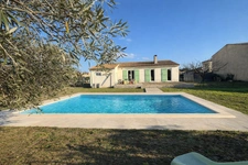 Villa plain-pied avec piscine – Terrain clos 1 000 m² – 3 chambres – esprit campagne proche commodités – Exclusivité