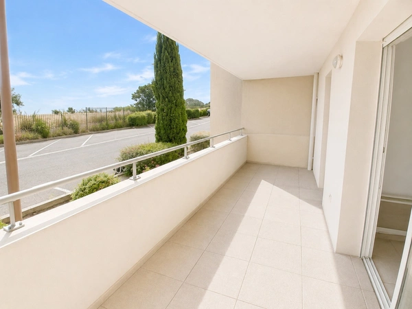 Appartement T2 avec terrasse et parking à Boujan-sur-Libron – Résidence sécurisée