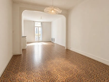 Appartement T2 85 m² avec terrasse Champ de Mars Béziers charme de l'ancien