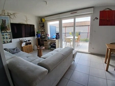 Appartement T3 Duplex avec terrasse & parkings – Sauvian