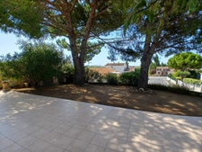 Villa méditerranéenne de plain-pied – 4 chambres – Studio indépendant – Piscine – Grand terrain arboré –