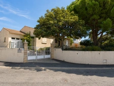 Villa méditerranéenne de plain-pied – 4 chambres – Studio indépendant – Piscine – Grand terrain arboré –