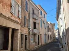Maison de village avec terrasse tropézienne  6 pièces AUTIGNAC (34)