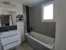 Appartement T3 Duplex avec terrasse & parkings – Sauvian