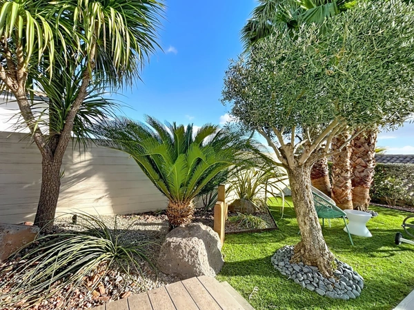 Villa neuve 5 chambres avec piscine et double garage à Cazouls-lès-Béziers