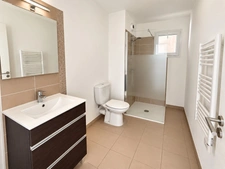 Béziers – Appartement T3 récent avec terrasse et parking privatif