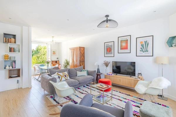 Maison totalement rénovée avec 3 ou 4 chambres et dépendances