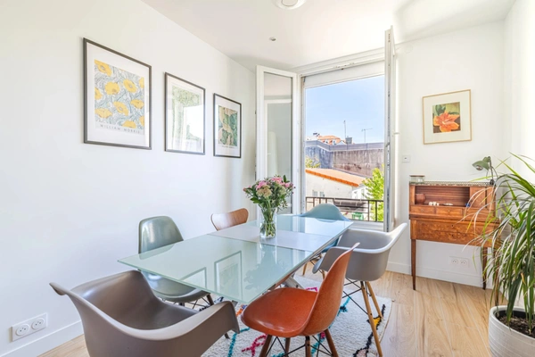 Maison totalement rénovée avec 3 ou 4 chambres et dépendances