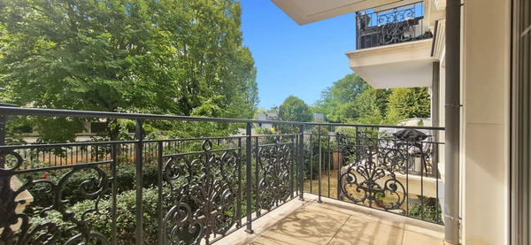 Clamart – Jardin Parisien – 3 pièces avec balcon et parking, à deux pas du Tram T6