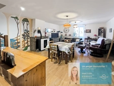Ensemble immobilier rénové avec jardin, dépendances et potentiel – Centre de Conliège