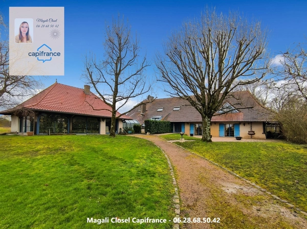 Maison d'architecte 9 pièces, 350 m2 env,  en centre Bourg