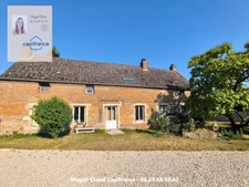 Bel ensemble immobilier de caractère sur près de 3 hectares. Maison, dépendances et Boxs à chevaux