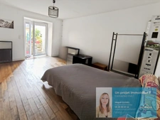 Ensemble immobilier rénové avec jardin, dépendances et potentiel – Centre de Conliège
