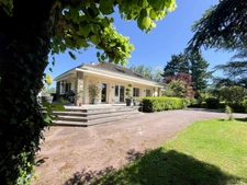 Maison à vendre 7 pièces  (71) - 162 M² - Parc arboré de 1.5 hectares avec étang
