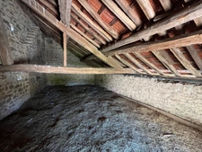 Maison à vendre 5 pièces proche de CHAROLLES (71) - 5 pièces - 1 000 m² de terrain.
