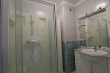 Quartier Bellevue appartement T3 traversant de 64 m², 2 balcons, parking et cave.