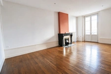 Appartement T3 de caractère avec garage au cœur du Chambon-Feugerolles