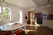 ENSEMBLE IMMOBILIER RARE AVEC MAISON, GÎTE ET 3 700 M² DE TERRAIN