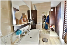 Local commercial + logement attenant — Emplacement stratégique en sortie N154