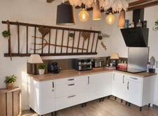 Grande maison de 400 m² avec piscine intérieure chauffée, sauna et appartement indépendant, sur 3 000 m² clos