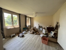 Un lieu de vie unique avec trois maisons aux possibilités infinies !