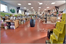 Local commercial + logement attenant — Emplacement stratégique en sortie N154