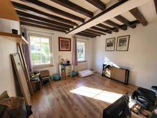 Grande maison de 400 m² avec piscine intérieure chauffée, sauna et appartement indépendant, sur 3 000 m² clos