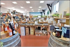 Local commercial + logement attenant — Emplacement stratégique en sortie N154