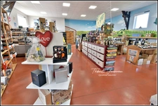 Local commercial + logement attenant — Emplacement stratégique en sortie N154