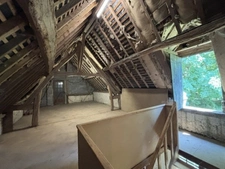 Un lieu de vie unique avec trois maisons aux possibilités infinies !