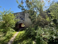 A 2 PAS DE SAINT MARTIN DE LONDRES, MAISON DE VILLAGE DE CARACTERE A RENOVER AVEC VUE EXCEPTIONNELLE ET FORT POTENTIEL