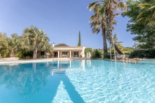 Villa Lagon - a single-storey villa of over 270 m2 on a landscaped plot of 2400 m2 with a swimming pool