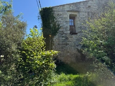 A 2 PAS DE SAINT MARTIN DE LONDRES, MAISON DE VILLAGE DE CARACTERE A RENOVER AVEC VUE EXCEPTIONNELLE ET FORT POTENTIEL