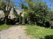 A 2 PAS DE SAINT MARTIN DE LONDRES, MAISON DE VILLAGE DE CARACTERE A RENOVER AVEC VUE EXCEPTIONNELLE ET FORT POTENTIEL