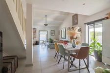 Élégante maison familiale avec espace réception et piscine – Baillargues