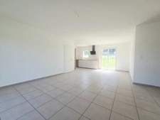 Maison plain pied 90 m² à vendre SEILHAC (19) - 3 chambres - 1 grand salon séjour avec cuisine aménagée équipée - 1 cellier - 1 garage  - 1 wc - 1 salle d'eau, norme RE 2020 ET PMR