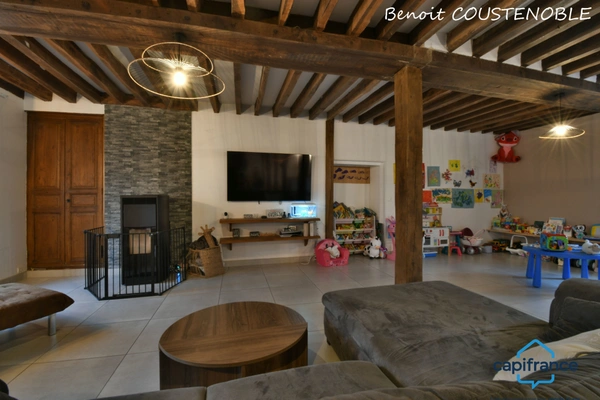 Maison à vendre de 188 m ²- 3 chambres à LABORDE commune de AUXERRE (89) - Terrain 1 740 m² - avec dépendances