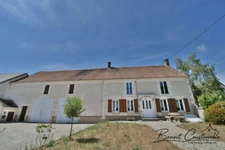 Maison à vendre de 188 m ²- 3 chambres à LABORDE commune de AUXERRE (89) - Terrain 1 740 m² - avec dépendances