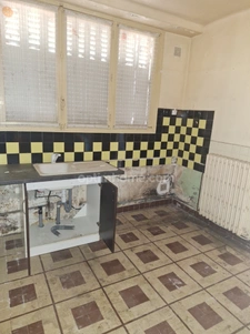 Local commercial et logement de 194m2 à rénover à BESSE SUR BRAYE (72)