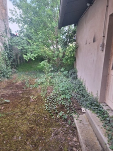 Local commercial et logement de 194m2 à rénover à BESSE SUR BRAYE (72)