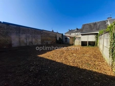 Local commercial et logement de 194m2 à rénover à BESSE SUR BRAYE (72)