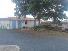 Maison 6 pièces et nombreuses dépendance à SAINT MICHEL EN L'HERM (85)
