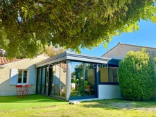 🏡 Charme de la pierre à 8 min des plages – 110 m² – Véranda récente – Jardin clos – ANGLES (85)