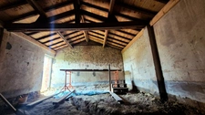 🏡 Corps de ferme en pierre 215 m² – Toitures neuves – Terrain 1 712 m² à St-Julien-des-Landes (85)