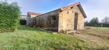 🏡 Corps de ferme en pierre 215 m² – Toitures neuves – Terrain 1 712 m² à St-Julien-des-Landes (85)