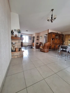 Maison 6 pièces et nombreuses dépendance à SAINT MICHEL EN L'HERM (85)