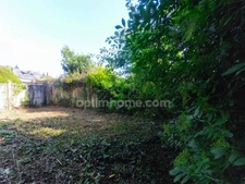 Local commercial et logement de 194m2 à rénover à BESSE SUR BRAYE (72)