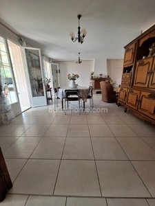 Maison 6 pièces et nombreuses dépendance à SAINT MICHEL EN L'HERM (85)