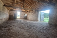 🏡 Corps de ferme en pierre 215 m² – Toitures neuves – Terrain 1 712 m² à St-Julien-des-Landes (85)